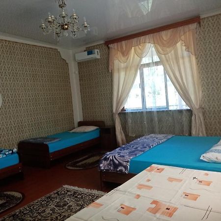 Guesthouse At Oleg'S Zolotoy Bereg Гудаута Екстер'єр фото