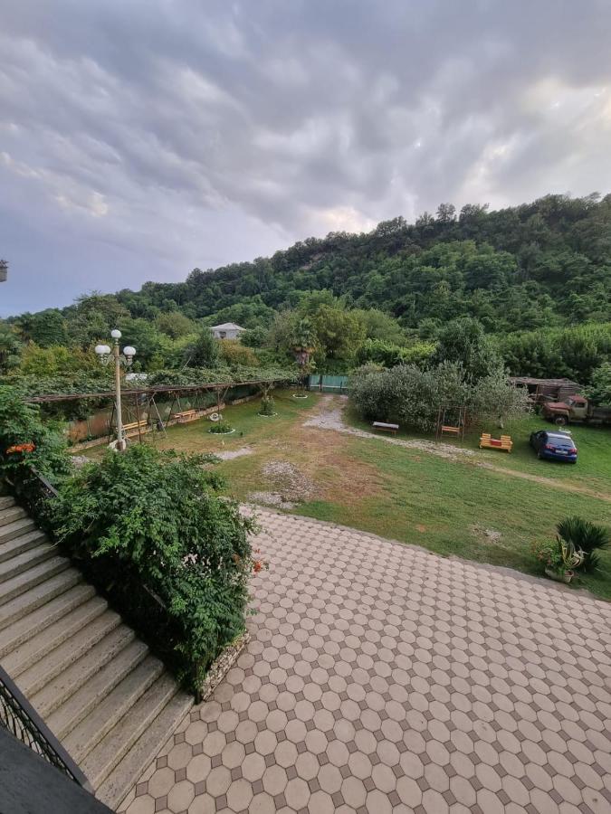 Guesthouse At Oleg'S Zolotoy Bereg Гудаута Екстер'єр фото