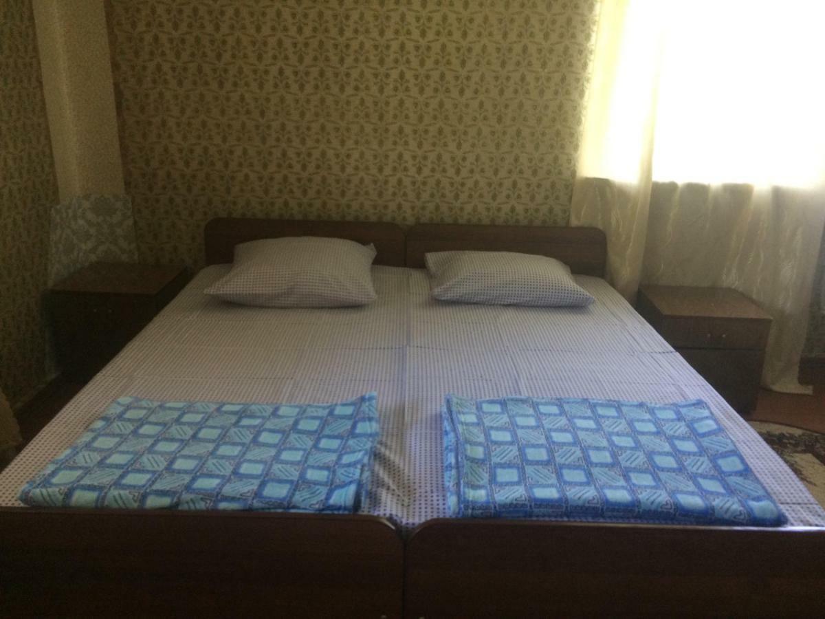 Guesthouse At Oleg'S Zolotoy Bereg Гудаута Екстер'єр фото